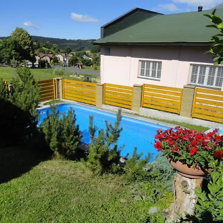 Apartman Woodcock Poniklá 外观 照片